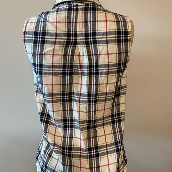 Forever21 women’s Junior plaid sleeveless shirt - Picture 12 of 13